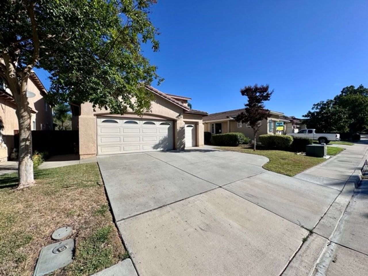 30906 Crystalaire Dr - Photo 2 of 50