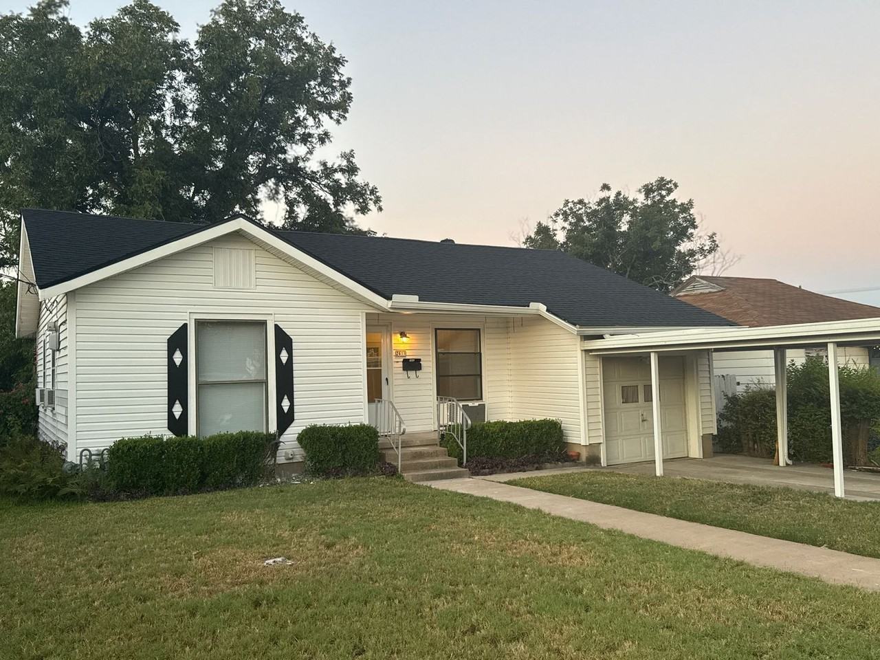 2811 W Avenue H - Photo 2 of 14