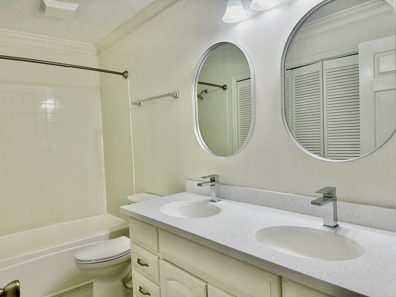 835 Glendale Ter Ne #7 - Photo 2 of 16