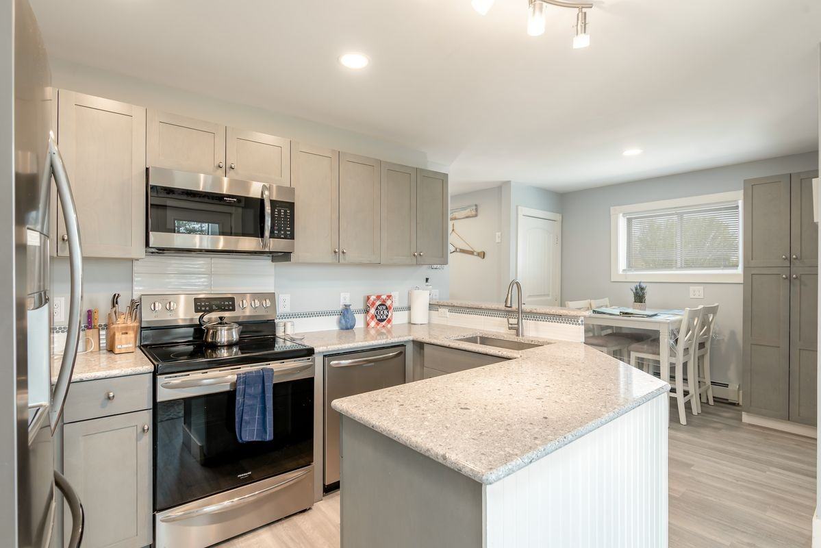 1073 Post Rd - Photo 5 of 23
