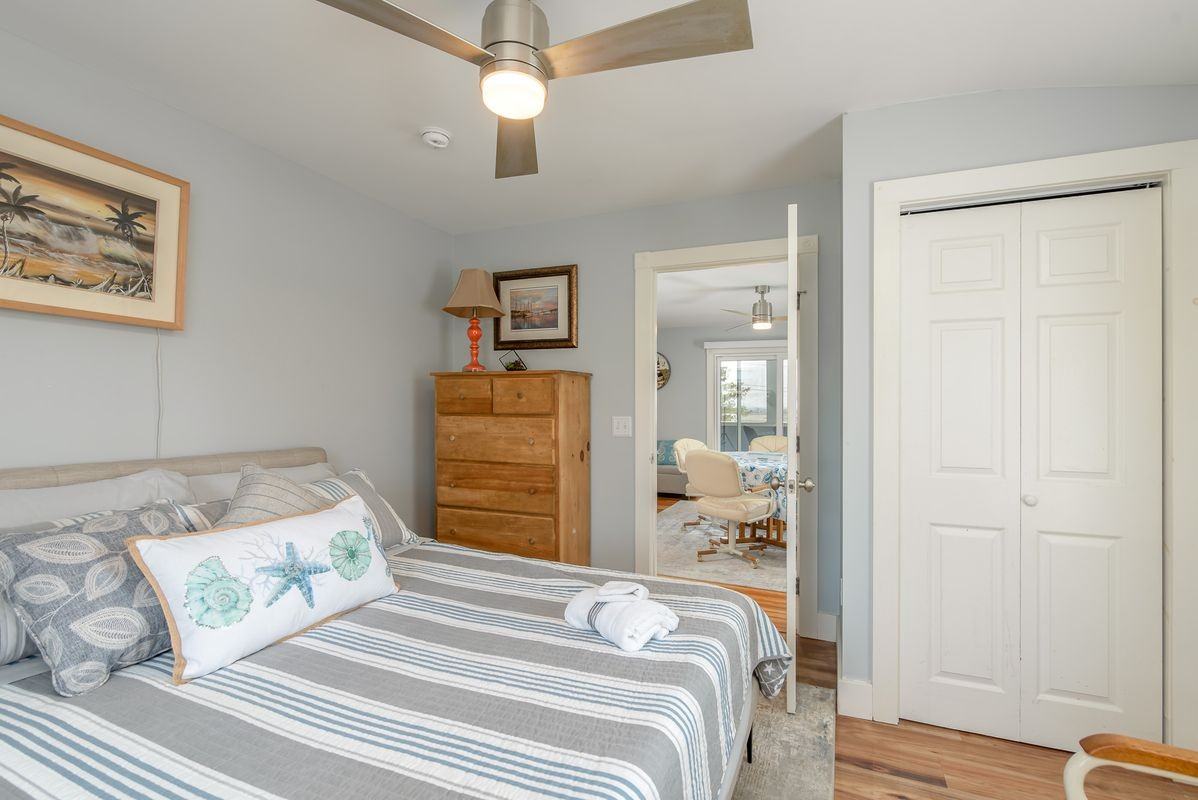 1073 Post Rd - Photo 7 of 23