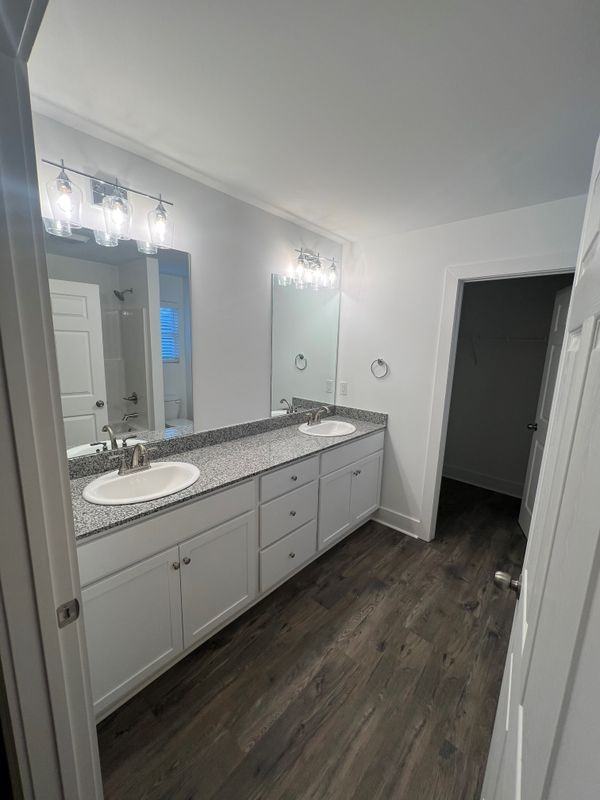 503 S Forest Ave - Photo 2 of 5