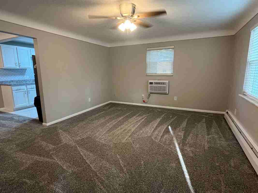 3252 Blueacres Dr - Photo 2 of 15