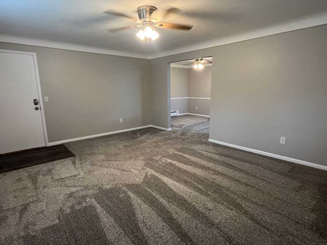 3252 Blueacres Dr - Photo 3 of 15