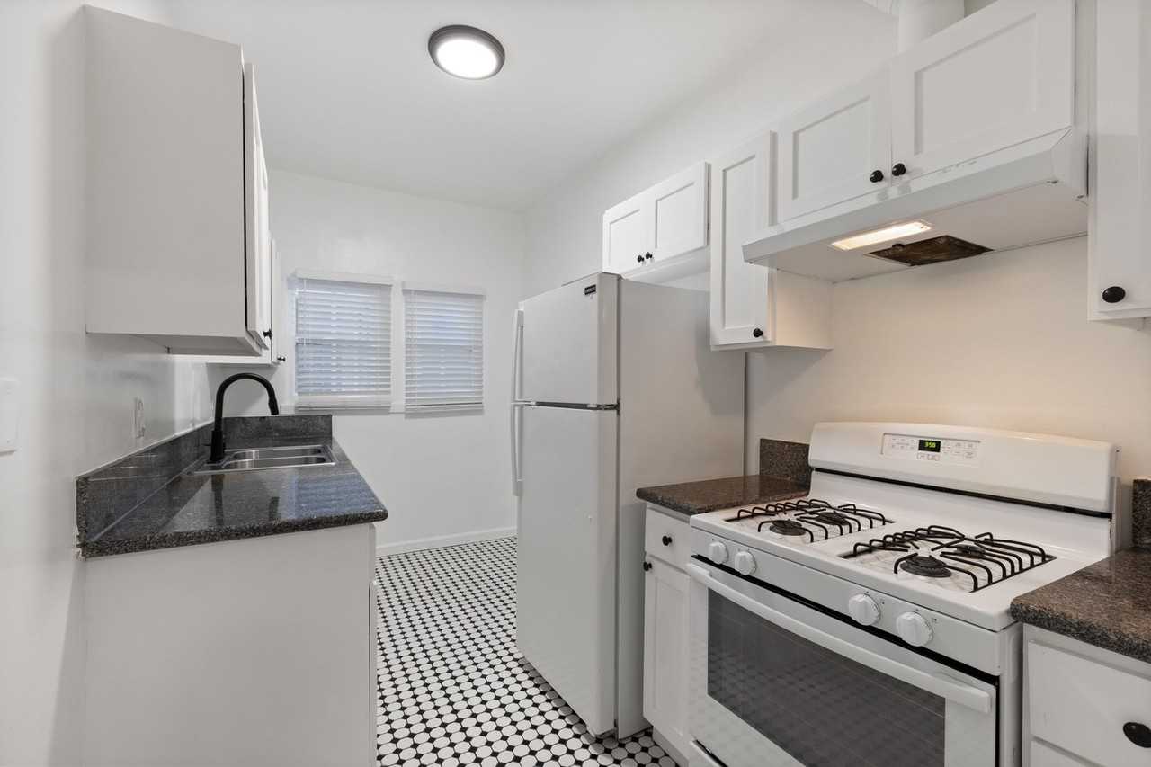 4333 Garthwaite Ave #2 - Photo 3 of 12