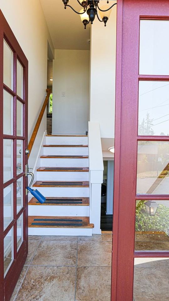 849 Poplar Way - Photo 4 of 27