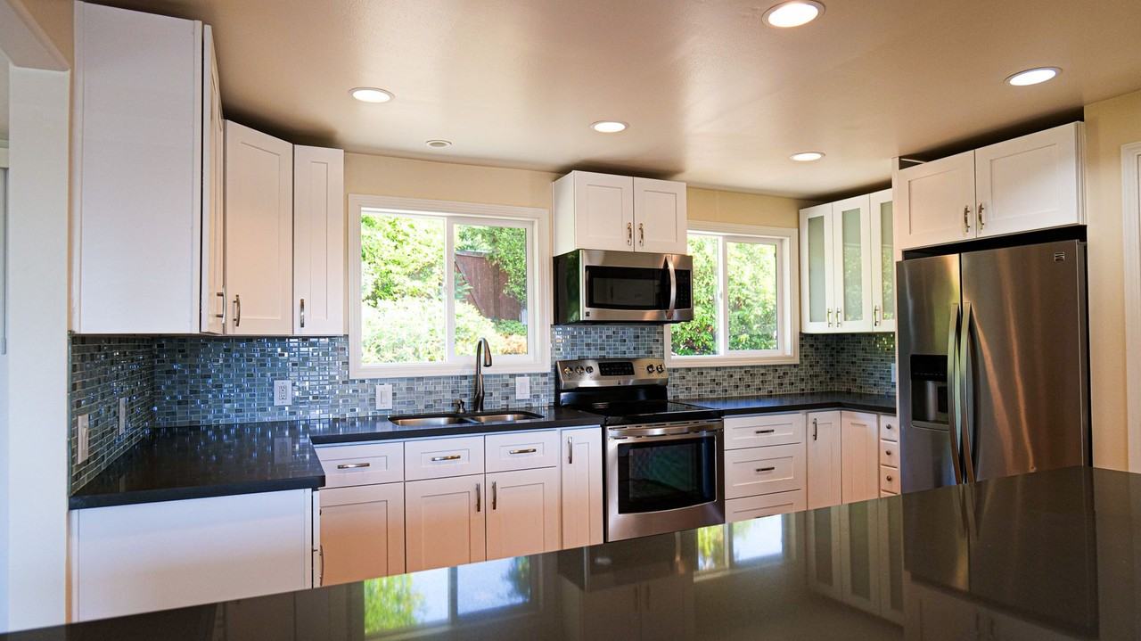 849 Poplar Way - Photo 6 of 27