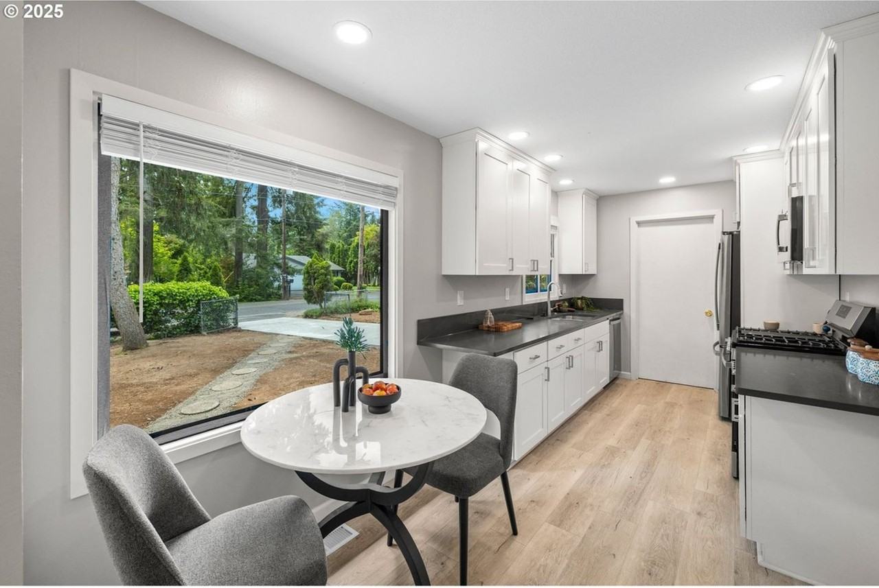 6401 Mcewan Rd - Photo 5 of 16