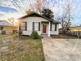 2906 Warren Ave - Photo 1 of 1