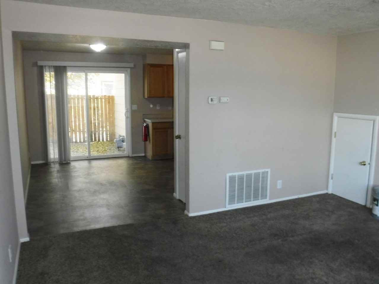 2170 S Orchard St - Photo 3 of 10