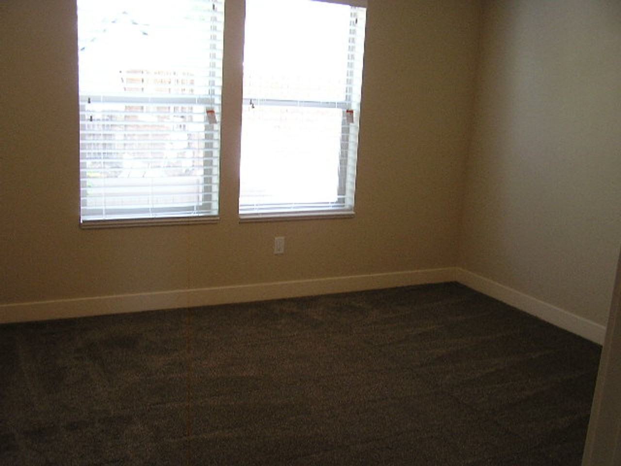 200 East - Photo 7 of 9