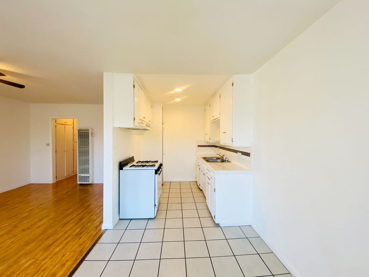 East Hyde Park - Photo 2 of 22