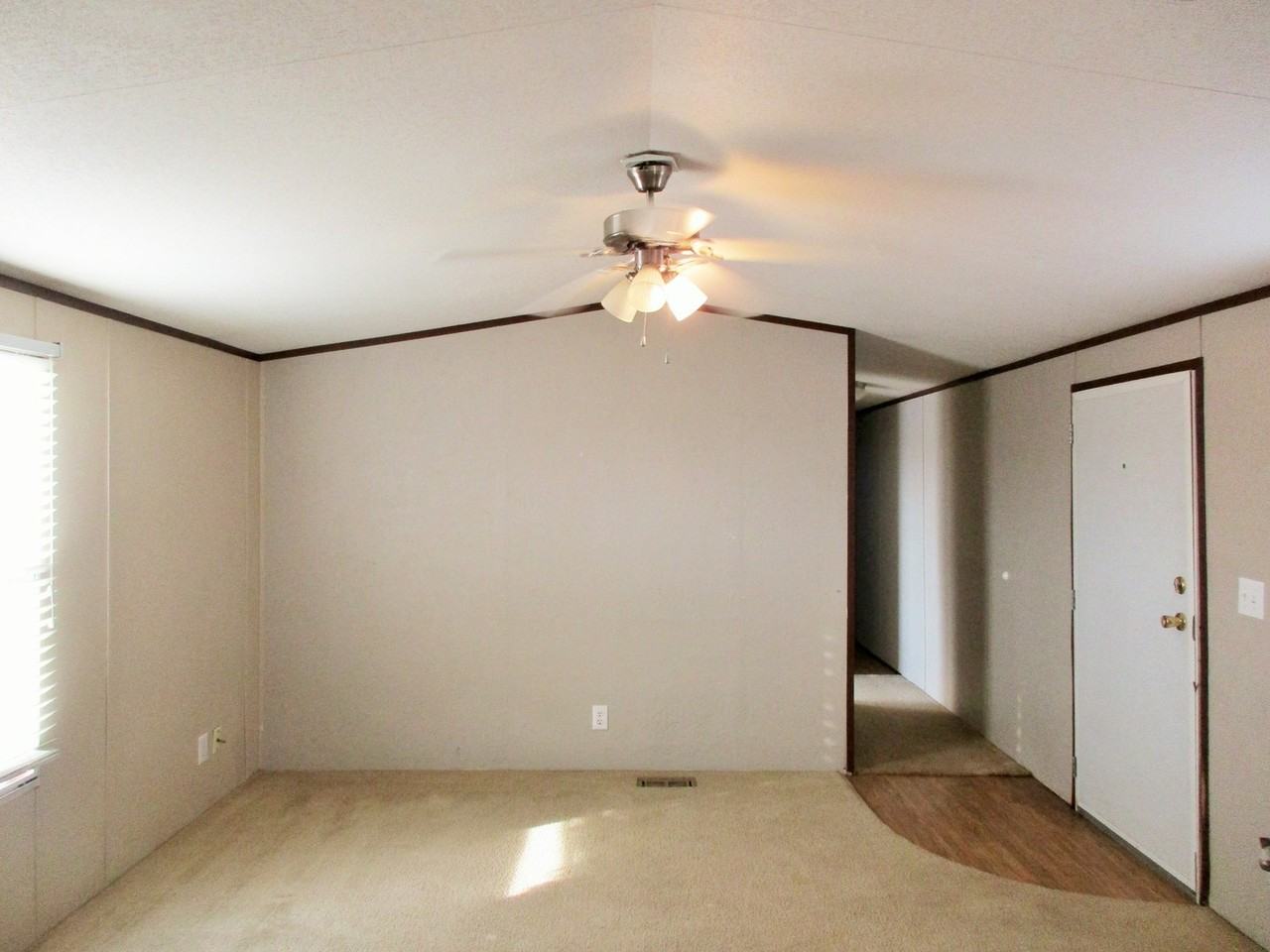 220 E 4th St - Photo 5 of 28