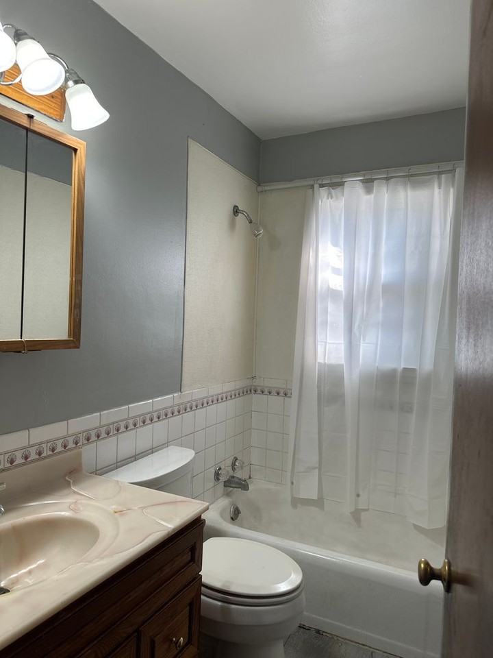 138 Madison St - Photo 7 of 9