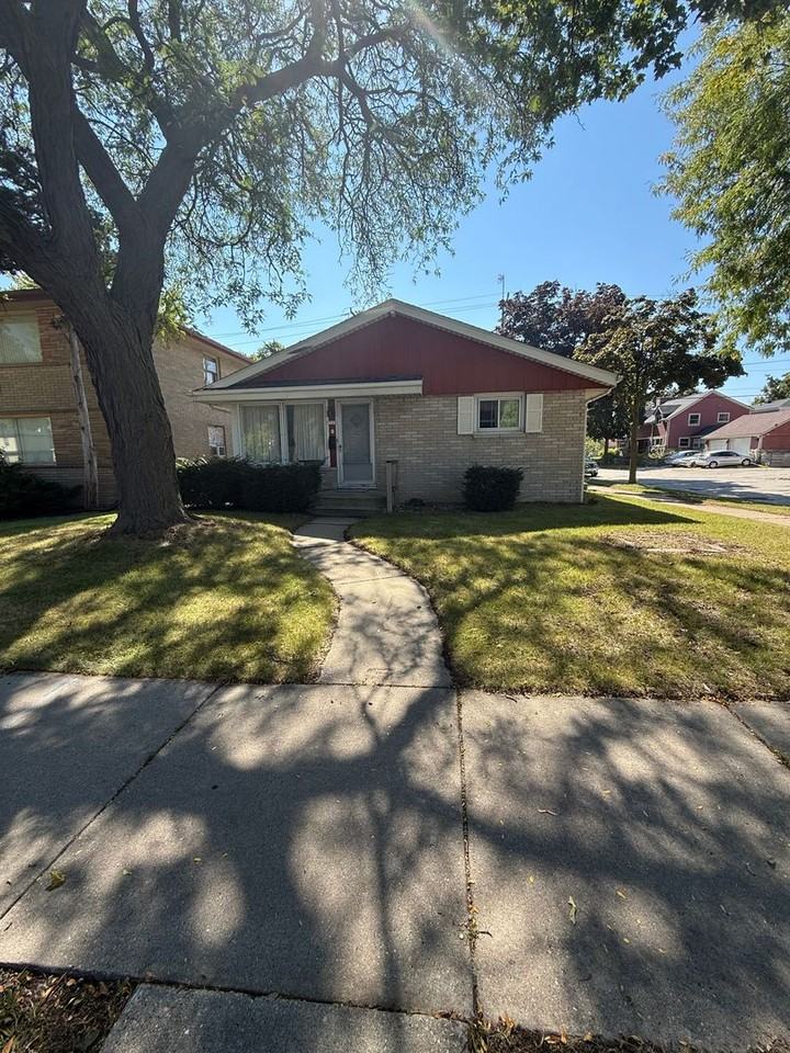 7335 W Hampton Ave - Photo 3 of 4