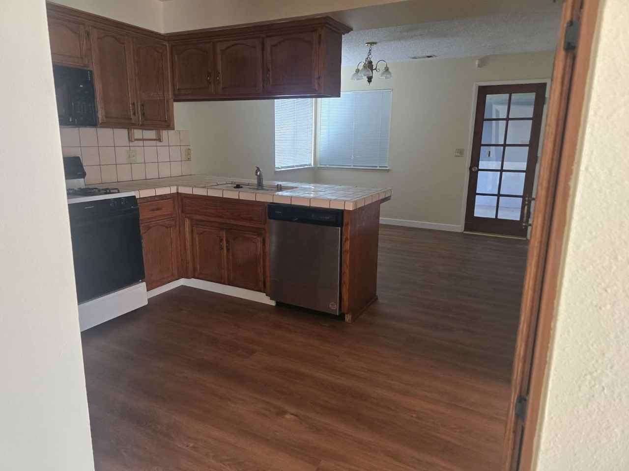 4304 Mattnick Dr - Photo 3 of 10
