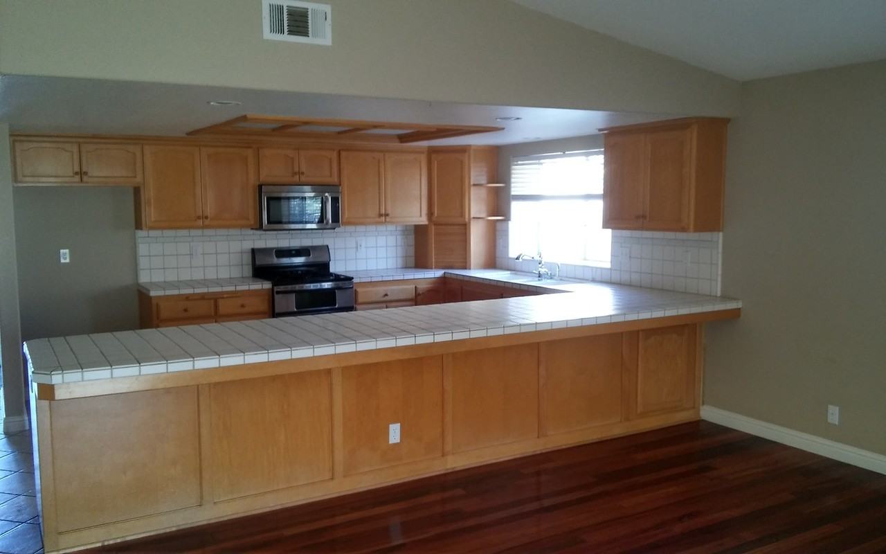 1310 Seaward Dr - Photo 3 of 17