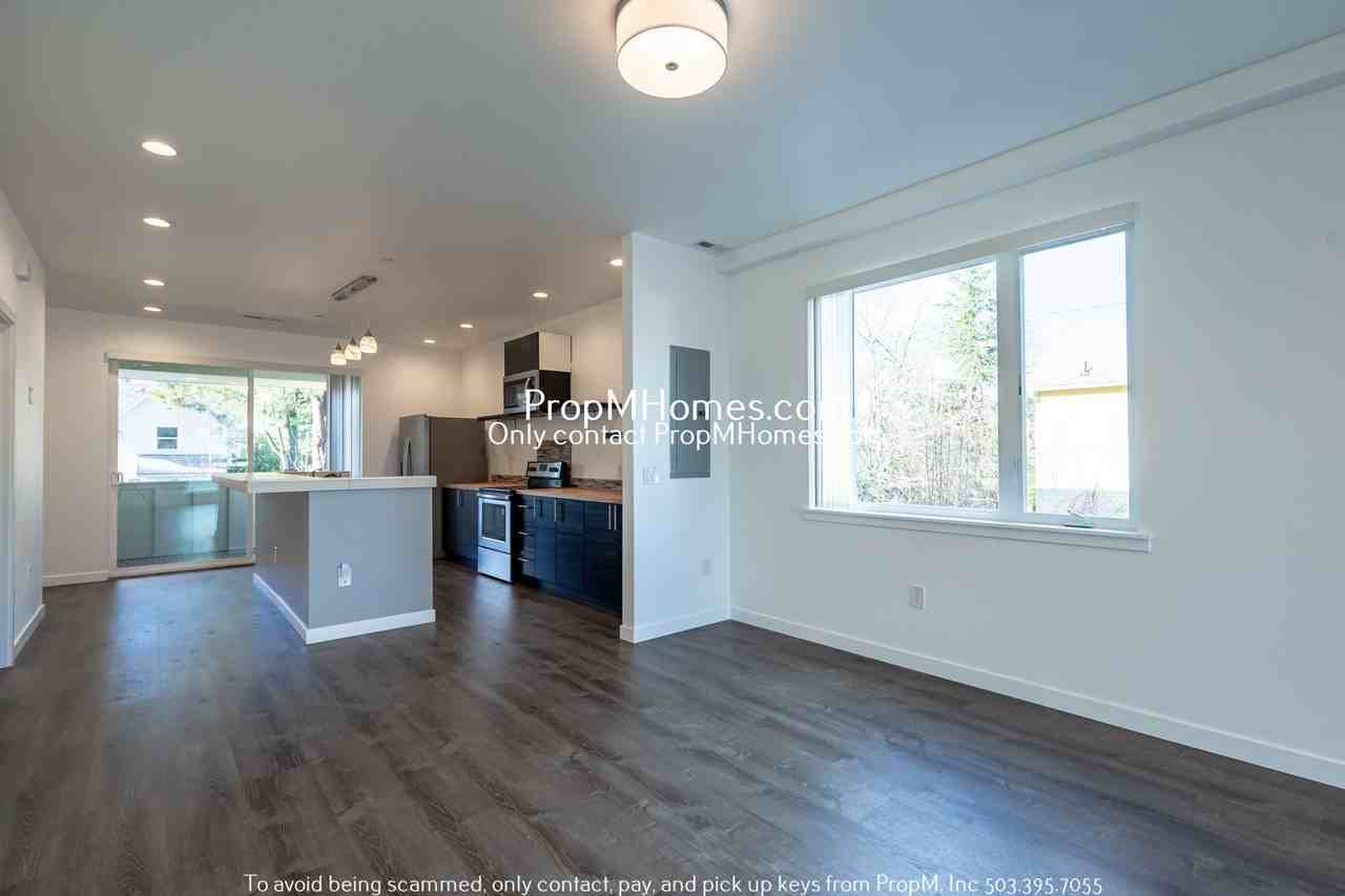 4493 Ne Rodney Ave #A - Photo 4 of 23