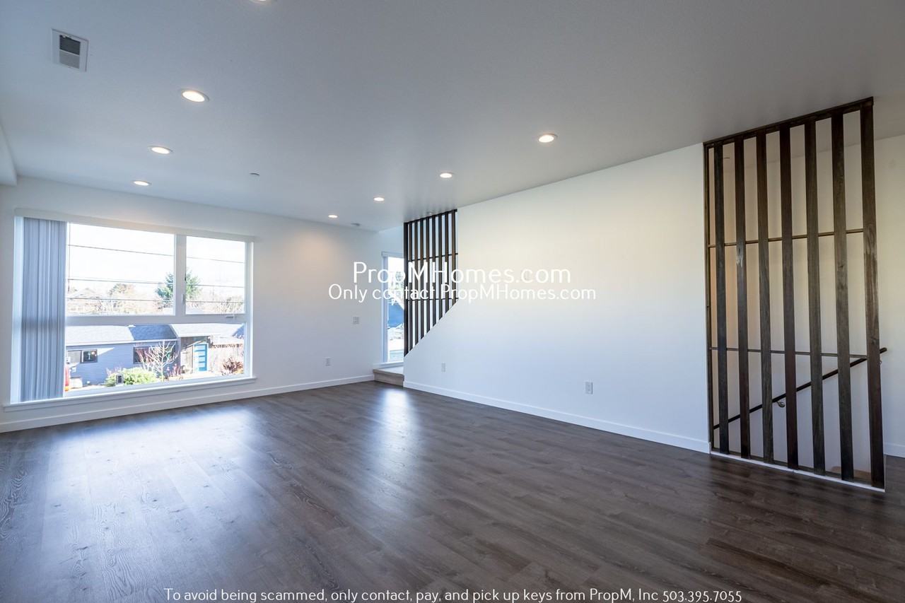 4493 Ne Rodney Ave #A - Photo 7 of 23