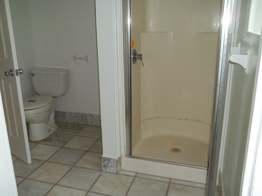 927 W Schley St - Photo 6 of 11