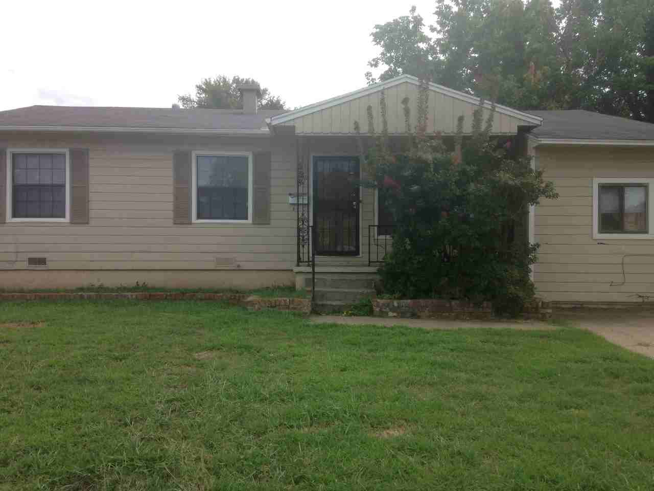 558 E 40th Pl N - Photo 2 of 17