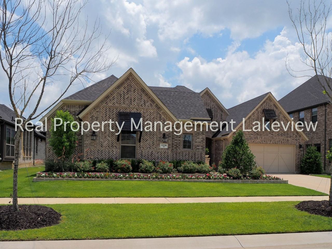 1310 Sunflower Ave - Photo 2 of 34
