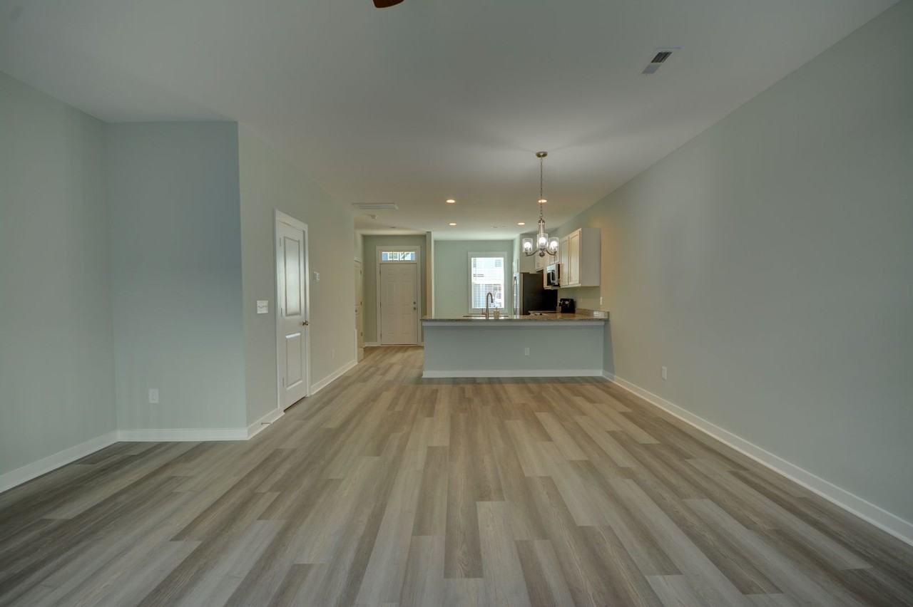 603 Windsurfing Ln - Photo 4 of 21