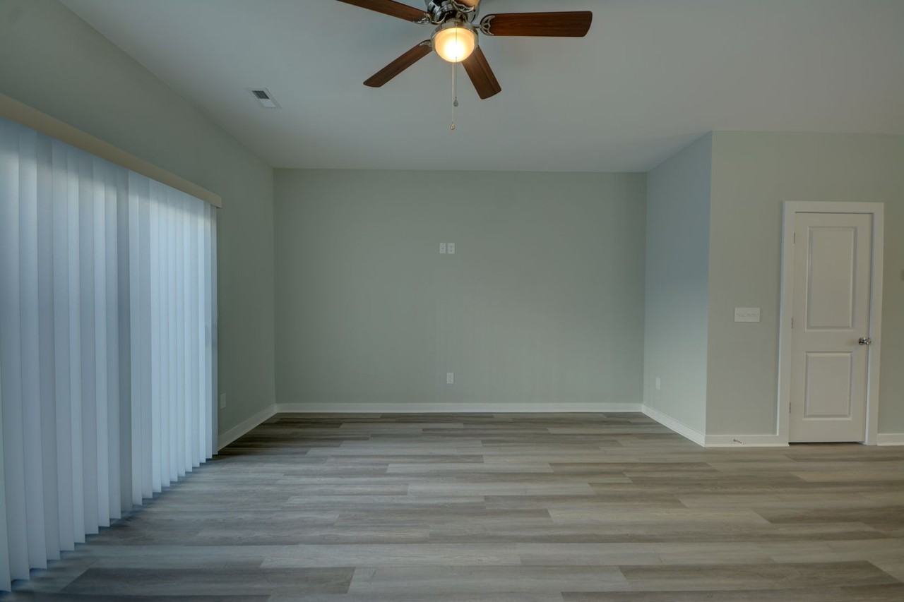 603 Windsurfing Ln - Photo 7 of 21