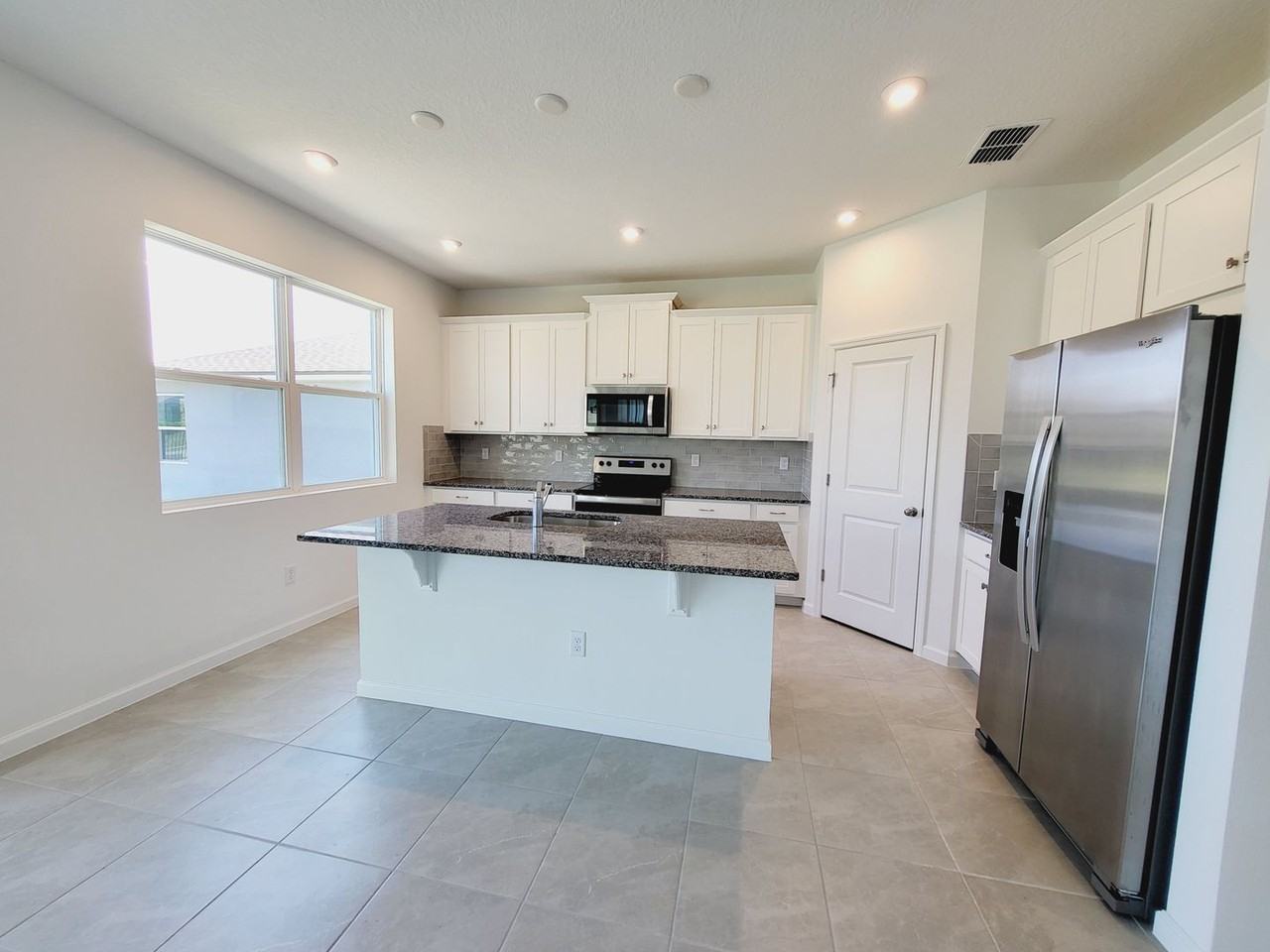 9051 Coral Cape St - Photo 3 of 24