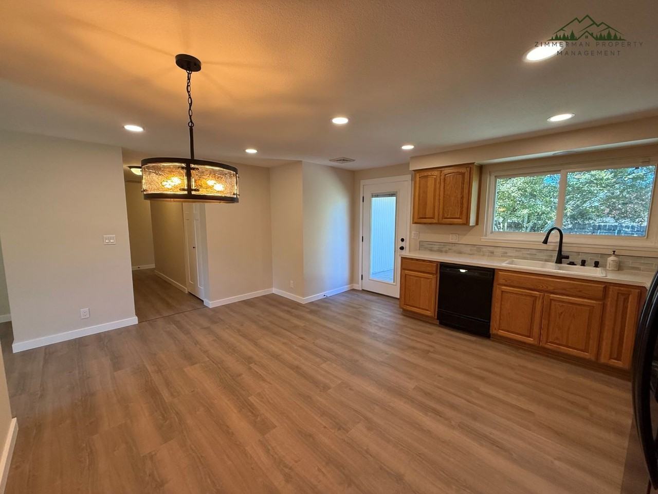 3749 Kevington Ave - Photo 6 of 20