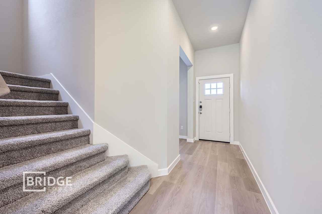 1036 Ethan Cir - Photo 4 of 11