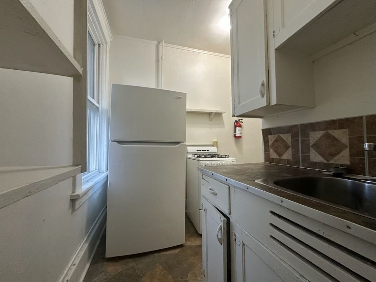 809 17th St SE - Photo 3 of 12