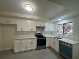 featured image of 760 W Huntington Dr