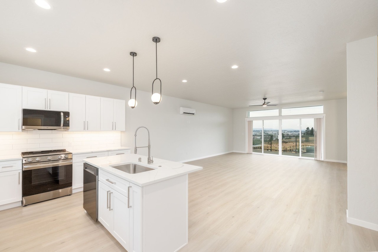 Brand-New Spacious 3 & 4 Bedroom Townhomes with Exclusive Clubhouse Amenities - Photo 3 of 36