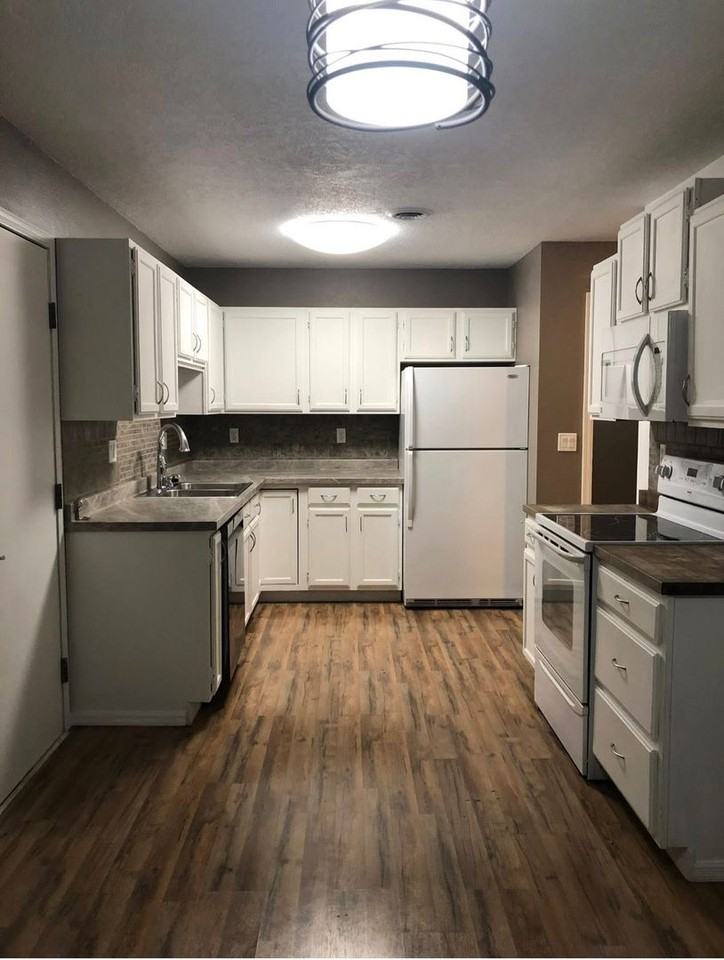 1324 Sims St - Photo 5 of 26