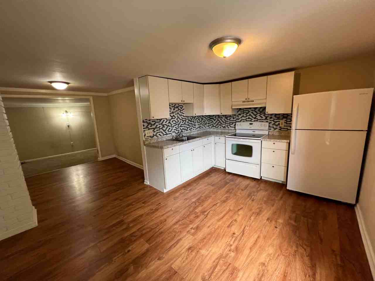 848 Capouse Ave - Photo 2 of 8