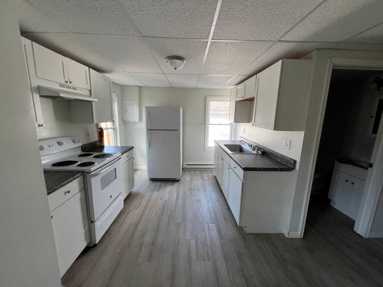 853 Lords Ct - Photo 2 of 7