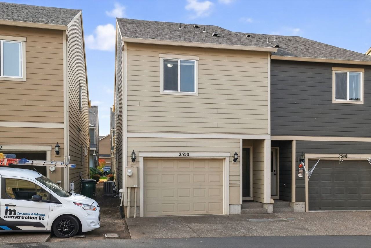 2550 Carson Loop - Photo 2 of 17