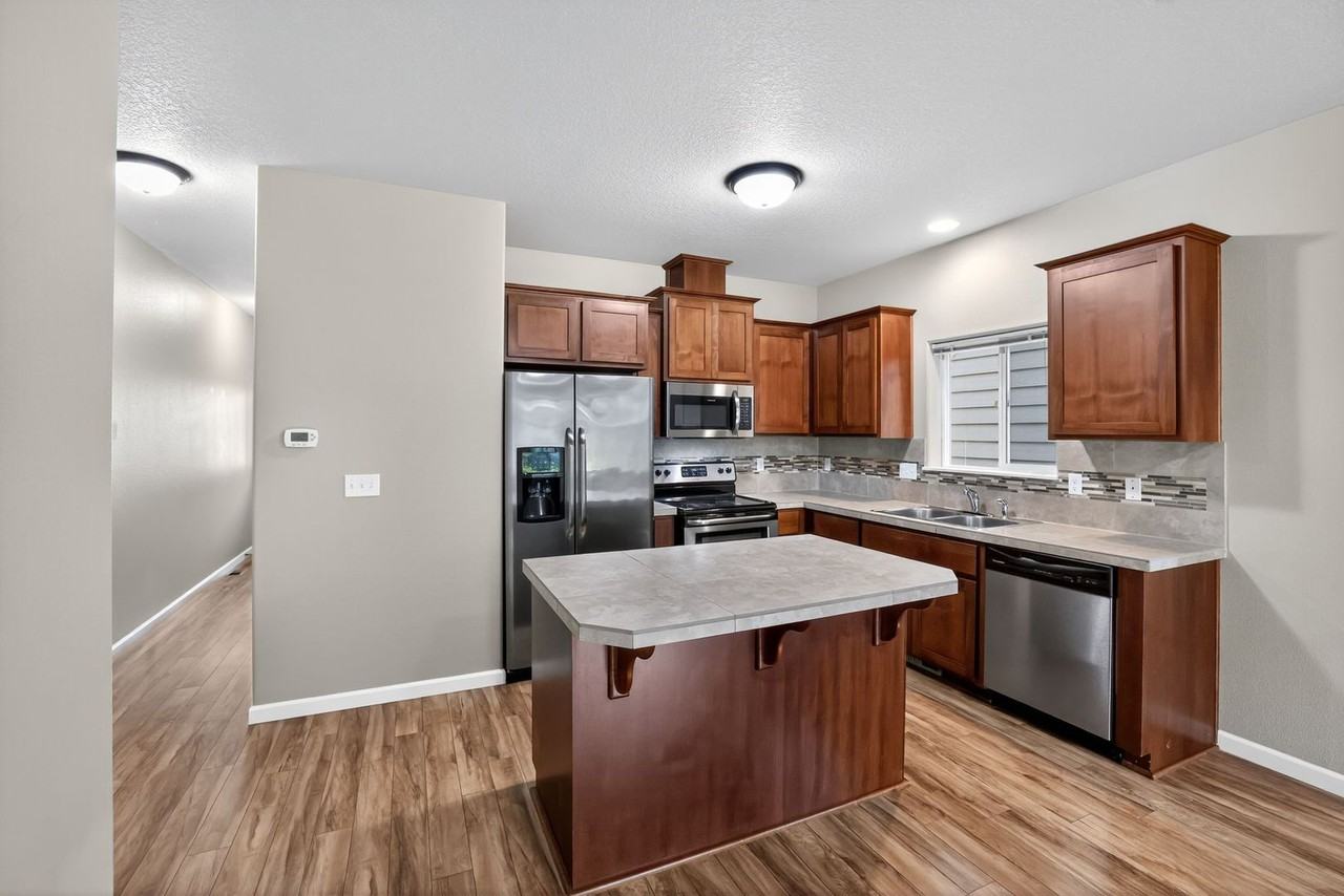 2550 Carson Loop - Photo 3 of 17