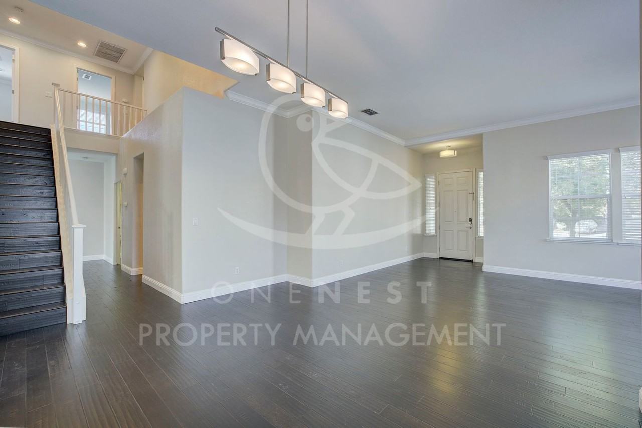 2874 Southcreek Dr - Photo 6 of 34