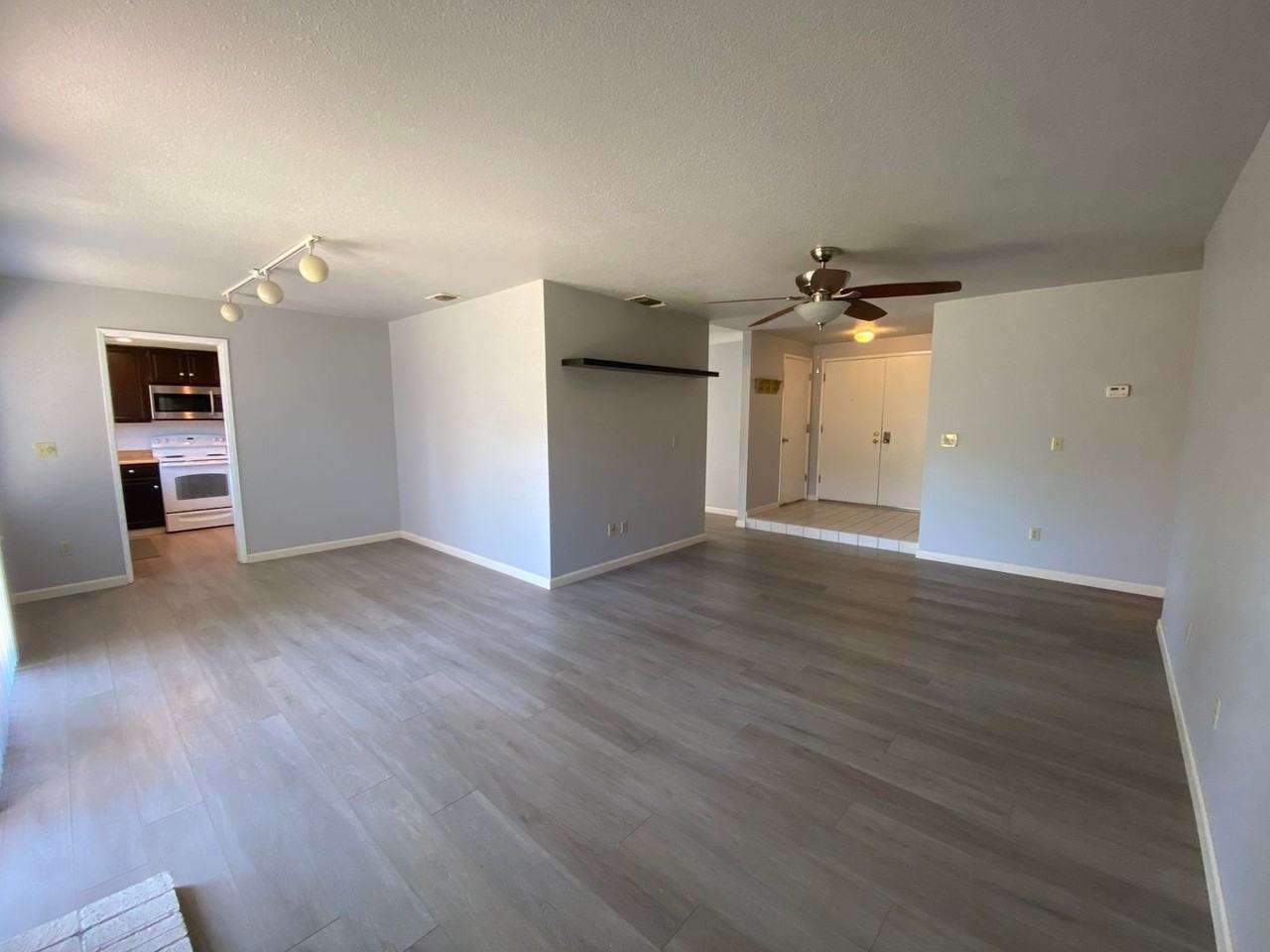 9064 Meadowsweet Way - Photo 4 of 22