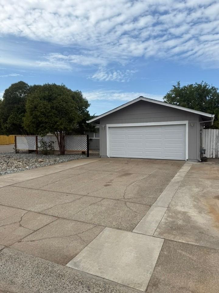 2496 Capella St - Photo 2 of 24