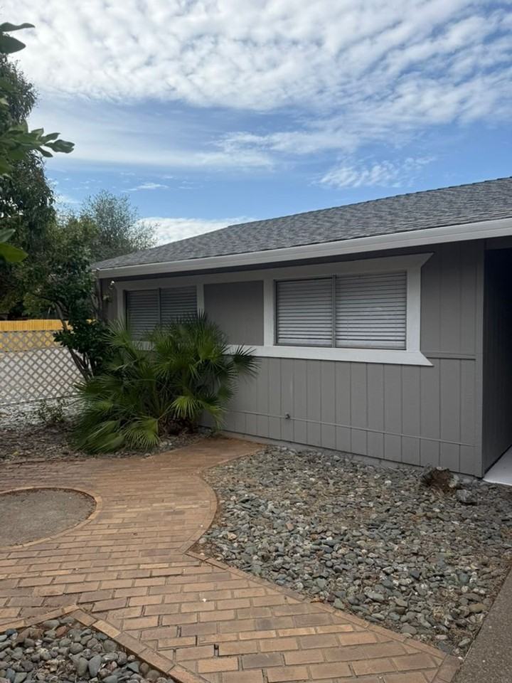 2496 Capella St - Photo 3 of 24