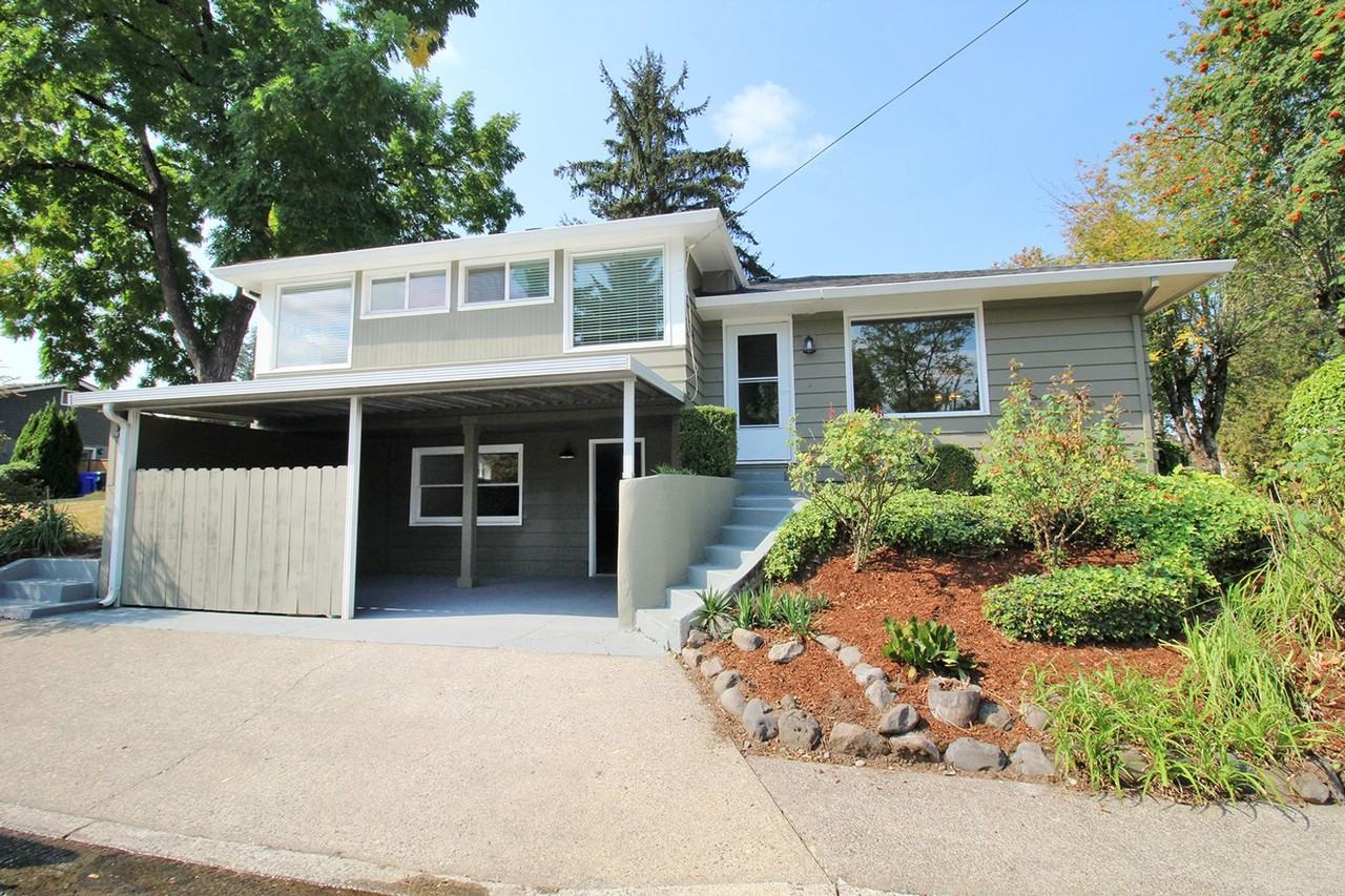 3396 Se Rockwood St - Photo 2 of 30