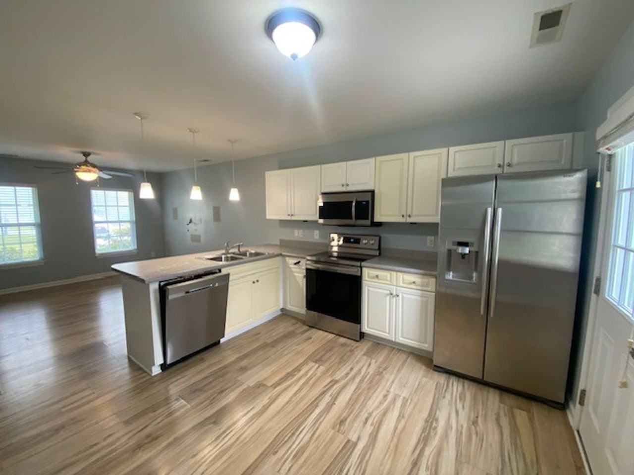 8547 Heirloom Dr Ne - Photo 2 of 19