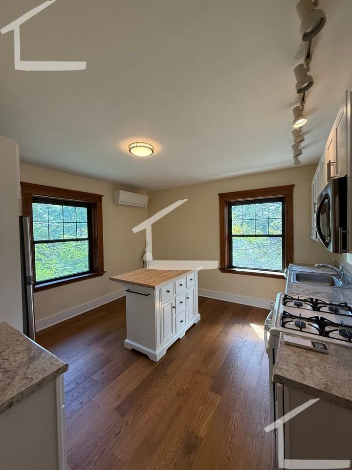 57 Cummings Rd - Photo 5 of 11