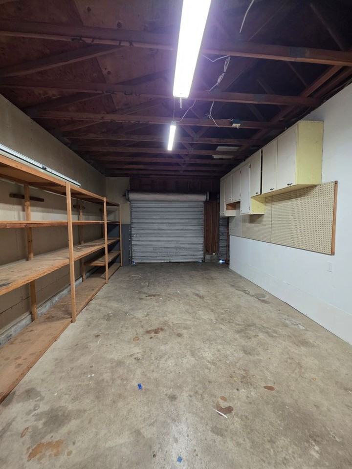300 Federal Ln - Photo 5 of 18