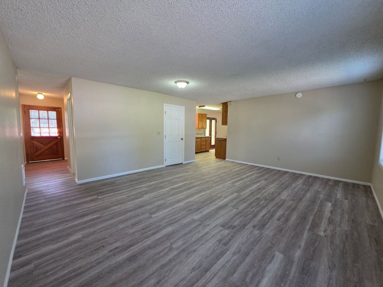 300 Federal Ln - Photo 6 of 18