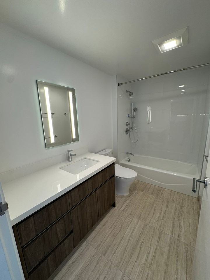 1515 Liona St #2707 - Photo 7 of 20