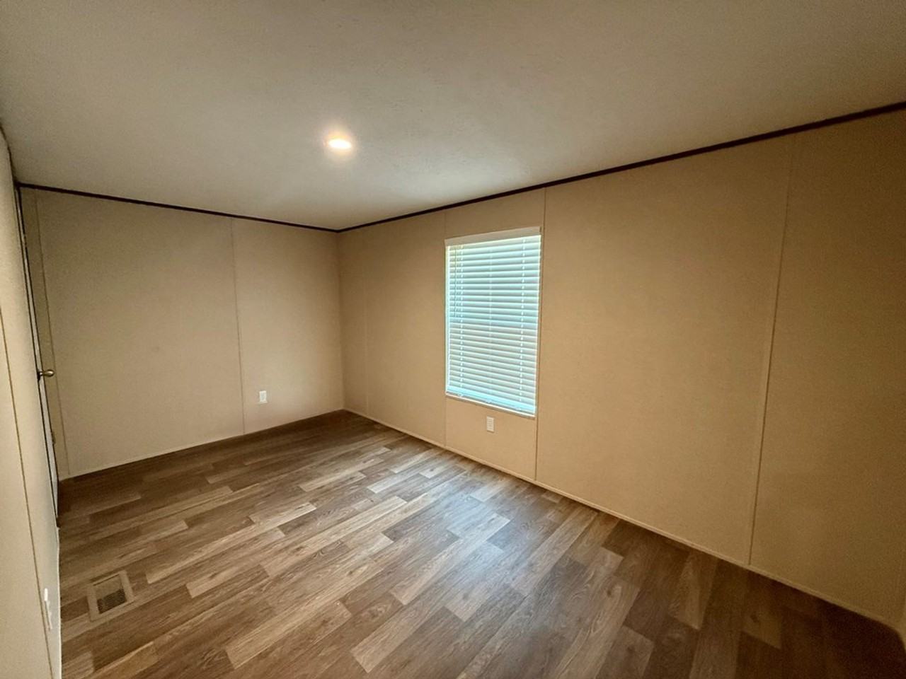 124 County Road 3439 - Photo 4 of 9